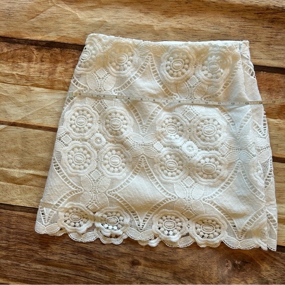 Women’s Abercrombie & Fitch Lined Lace Skirt Size 0 - Picture 10 of 12